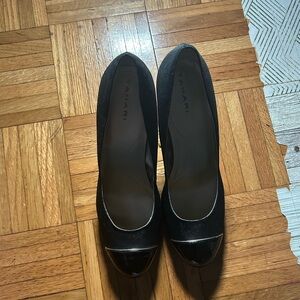 Tahari Shimmering Black Pumps